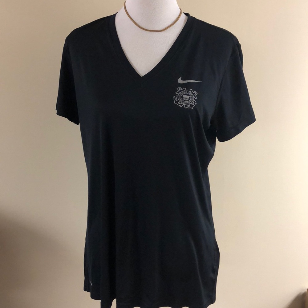 Last chance! Grab it before it leaves closet!! BUNDLE AND SAVE! Nike dri-fit